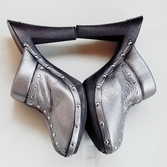 MICHAEL KORS Silver Clogs - Picture 4 of 7